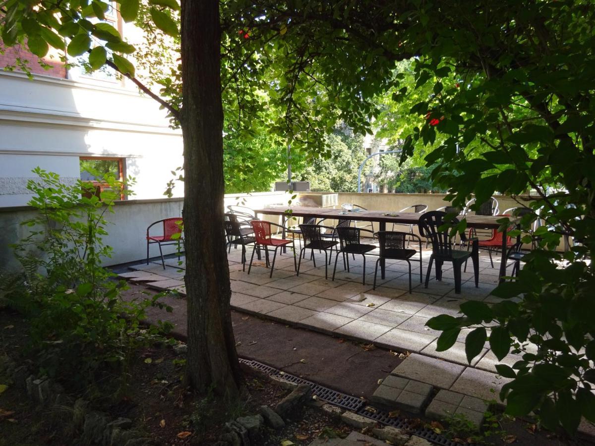 Hummel Hostel - Historische Stadtvilla Mit Garten Weimar  Extérieur photo