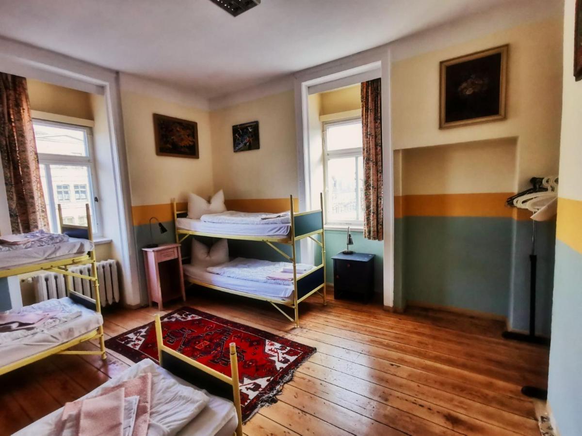 Hummel Hostel - Historische Stadtvilla Mit Garten Weimar  Extérieur photo